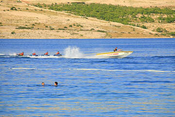 Pláž Zrče, Novalja, ostrov Pag, Chorvatsko