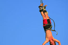 Pláž Zrče, Novalja, ostrov Pag, Chorvatsko, Bungee jumping