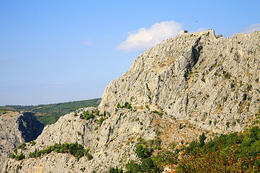Omiš - stará tvrz nad městem, Chorvatsko