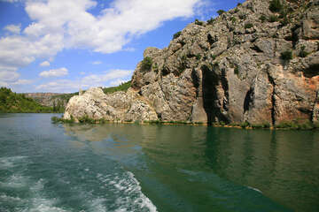 Krka, lodí k Rošskému vodopádu, Chorvatsko