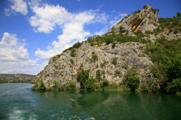 Krka, lodí k Rošskému vodopádu, Chorvatsko