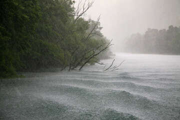 národní park Krka, plavba k monastýru Krka