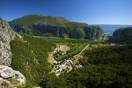 Ústí Cetiny do moře, Omiš, Chorvatsko