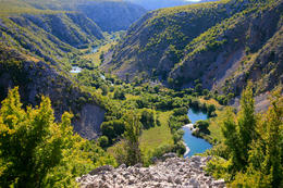 Chorvatsko, řeka Krupa, kamenný most
