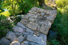 Chorvatsko, řeka Krupa, kamenný most