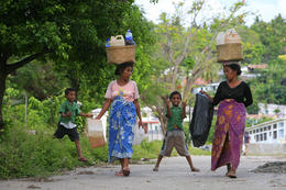 Ženy, Baucau, Východní Timor
