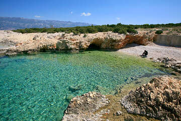Chorvatsko, pláž Jadra, ostrov Pag