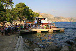 Odjezd lodí z ostrova Lokrum, Chorvatsko