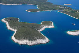 Ostrov Dobri a ostrov Sv. Klement, Pakleni otoci, Hvar, Chorvatsko