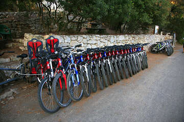 Národní park Mljet, půjčovna kol, Chorvatsko