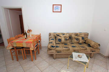 Apartmány Lina: apartmán A1 pro 2-4 osoby,<br />
2. poschodí