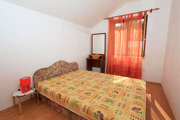 Apartmány Lina: apartmán A1 pro 2-4 osoby,<br />
2. poschodí