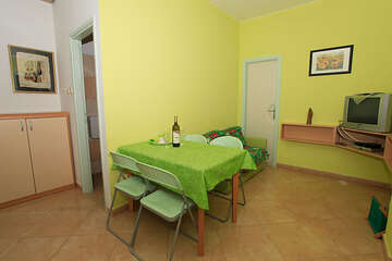 Apartmány Lina: apartmán A3 pro 4-5 osob,<br />
přízemí