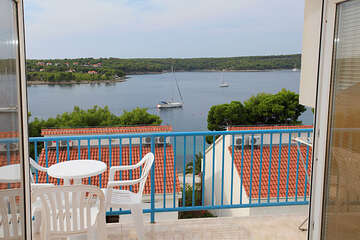 Apartmán typu VB pro 3–4 osoby, s výhledem na bazén, Milna, ostrov Brač, Chorvatsko