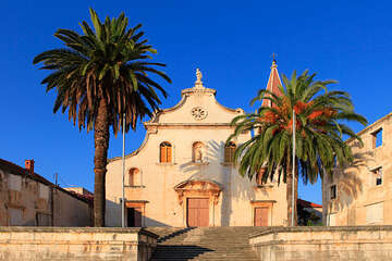 Letovisko Milna, ostrov Brač, Chorvatsko