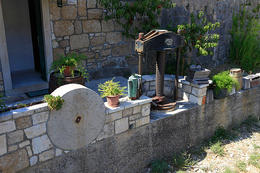 Stylová restaurace v letovisku Dol na ostrově Brač