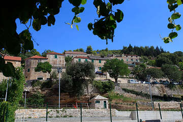 Stylová restaurace v letovisku Dol na ostrově Brač