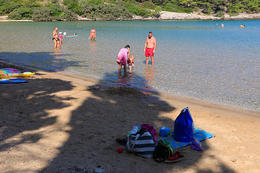 Písečná pláž Lovrečina, ostrov Brač, Chorvatsko