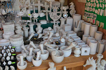 Výrobky z mramoru, ostrov Brač, Chorvatsko