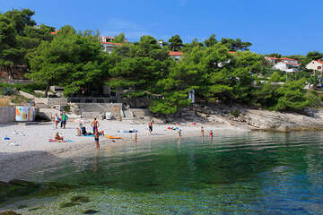 Apartmány Čempres - oblázková pláž 320 m od domu, letovisko Postira, ostrov Brač