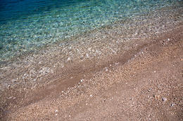 Vrbnik - pláž Potovošće, ostrov Krk, Chorvatsko