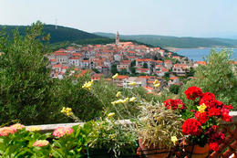 Apartmán Vrbnik 12 - pohled z terasy, Vrbnik, ostrov Krk, Chorvatsko