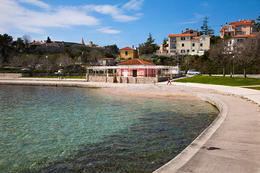 Město Krk - pláž, ostrov Krk, Chorvatsko