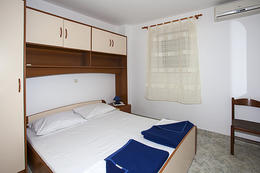 A2 - apartmány Erik, Metajna, ostrov Pag, Chorvatsko