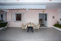 A2 - apartmány Erik, Metajna, ostrov Pag, Chorvatsko