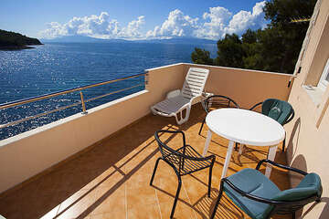 Apartmány Oaza I - výhled na moře z apartmánu A1, jižní zátoka ostrova Hvar, Chorvatsko