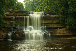 Vodopády, Maliau Basin, Sabah, Borneo