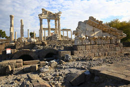Traianův chrám, Pergamon, Turecko