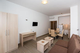 Apartmán 101 - hotel Ivando - depandance****, Drvenik, Chorvatsko