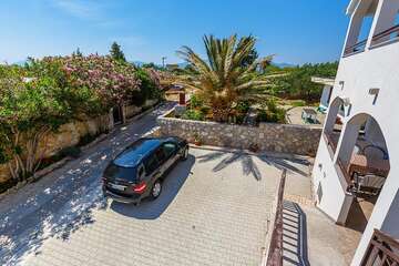 Apartmány Banović - parkoviště u domu, Sućuraj, ostrov Hvar, Chorvatsko