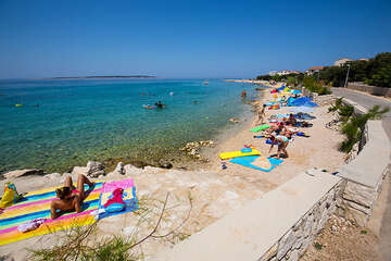 Apartmány Maša-II - kamenitá pláž a betonová terasa 80 od domu, Mandre, ostrov Pag, Chorvatsko