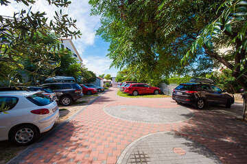 Apartmány Rita - parkoviště před domem, Vodice-Srima, Chorvatsko