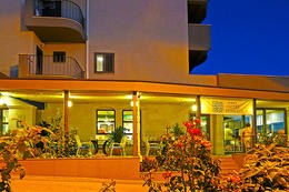 Restaurace Hotelu Ivando****, Drvenik, Chorvatsko