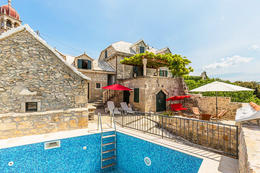 vila Kamena