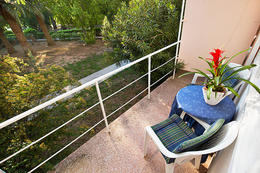 Pokoj s výhledem do parku, hotel Resnik, Kaštel-Štafilić, Chorvatsko