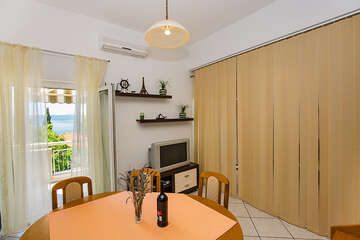 A1 - apartmány Michael, Pisak, Omišská riviéra, Chorvatsko