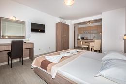 Studio 33 - Apartmány Ivando****, Drvenik, Chorvatsko