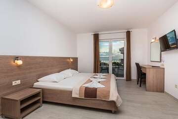 Studio 33 - Apartmány Ivando****, Drvenik, Chorvatsko