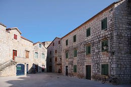 Stari Grad - tradiční kamenné domy, ostrov Hvar, Chorvatsko
