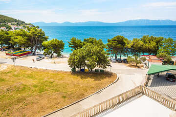 Apartmány Orhideja - výhled z balkónu apartmánu A3 na moře, Drvenik, Makarská riviéra, Chorvatsko