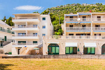 Apartmány Leut - sousedí s apartmány Orhideja, Drvenik, Makarská riviéra, Chorvatsko