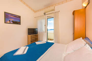 A2 - apartmány Michael, Pisak, Omišská riviéra, Chorvatsko