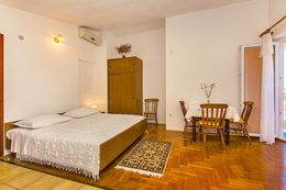 S1 - apartmány Hibiskus, Mandre, ostrov Pag, Chorvatsko