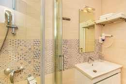 příklad třílůžkového pokoje (pokoj 302) - hotel Srečko, Drvenik, Makarská riviéra, Chorvatsko