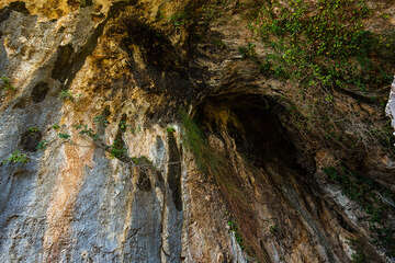 Dračí jeskyně (Zmajeva špilja), ostrov Brač, Chorvatsko