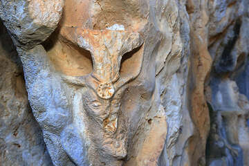 Dračí jeskyně (Zmajeva špilja), ostrov Brač, Chorvatsko